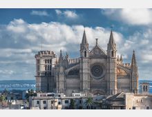 uploads/2015/06/iStock_000057850796Large-historical-gothic-church-la-seu-cathedral-of-santa-maria.jpg