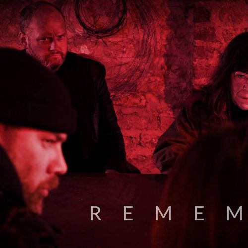 © Still of Marian Caparros with Cate MacGabhan, Jed Murray, Cormac Brown, and Vinny Murphy  in Rememberer