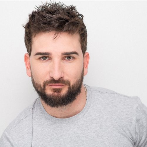 © Héctor Seoane - Headshot