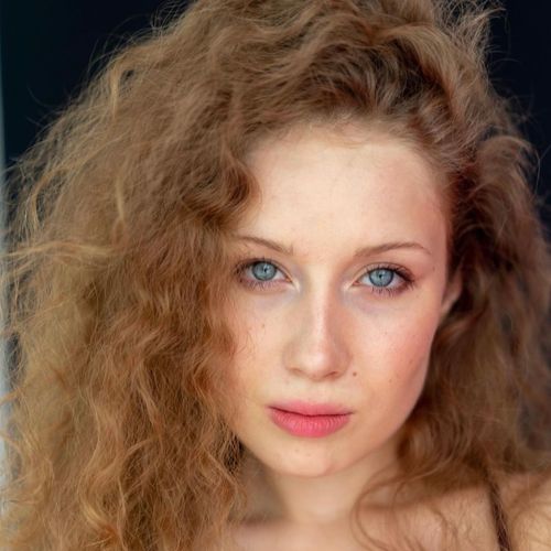 © Anastasiia Kholina