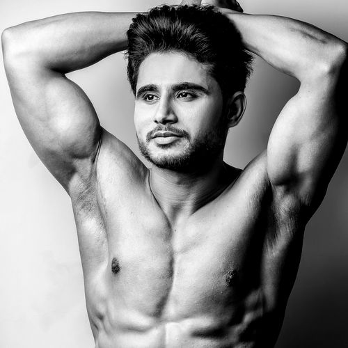 © Amit
